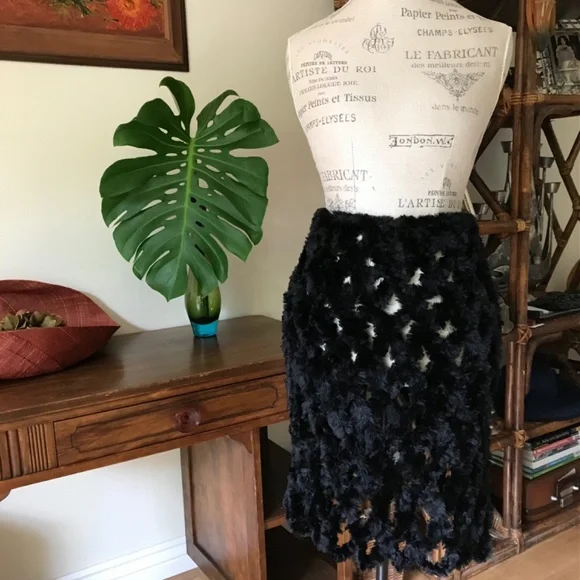 PAULA LISHMAN Hand-Knit Sheared Beaver Fur Crochet Tube Shawl - Picture 3 of 6